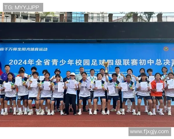 足球明星们的宝贝们如何在绿茵场外绽放光彩与魅力